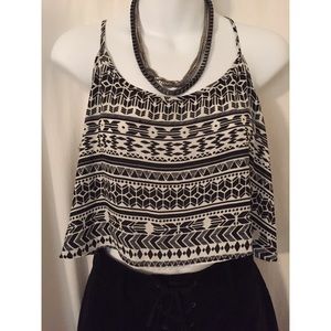 🌺4/$25🌺 F21 Black Cream Aztec Printed Crop Top